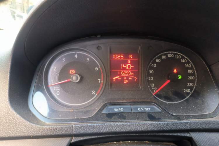 Used Volkswagen Jetta 2017 1.5L Automatic Fashion Model Odometer Close Up