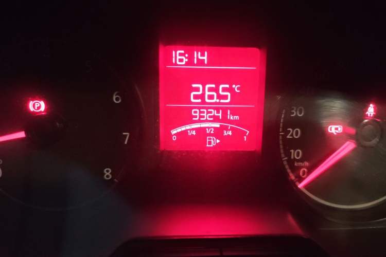 Used Volkswagen Jetta 2017 1.4L Manual Fashion Edition Odometer Close Up