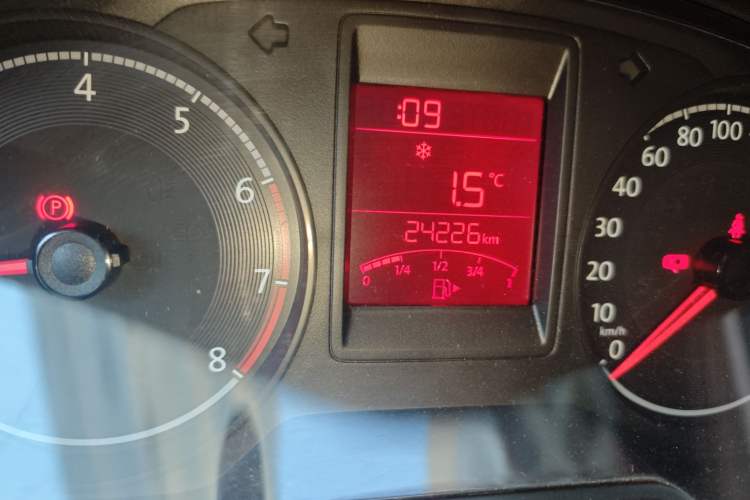 Used Volkswagen Jetta 2017 1.4L Manual Fashion Edition Odometer Close Up