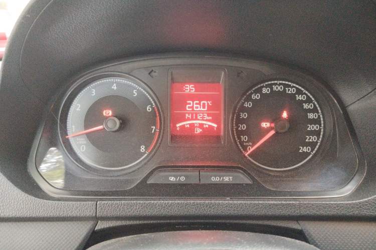 Used Volkswagen Jetta 2017 1.4L Manual Fashion Edition Odometer Close Up