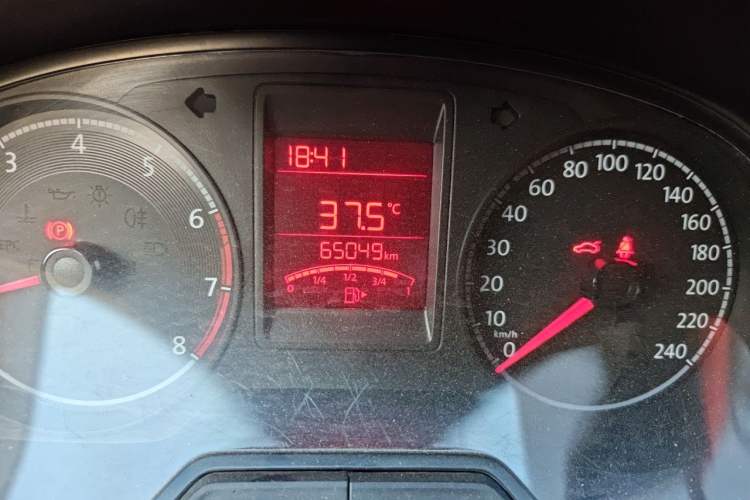Used Volkswagen Jetta 2017 1.5L Manual Fashion Edition Odometer Close Up