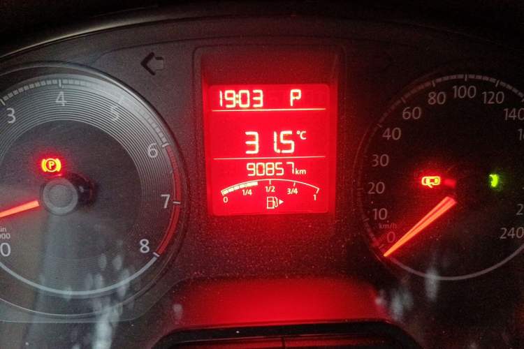 Used Volkswagen Jetta 2017 1.5L Automatic Fashion Model Odometer Close Up