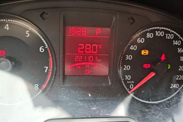 Used Volkswagen Jetta 2017 1.5L Automatic Fashion Model Odometer Close Up