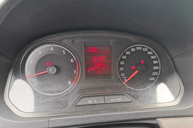 Used Volkswagen Jetta 2017 1.5L Manual Comfort Model Odometer Close Up