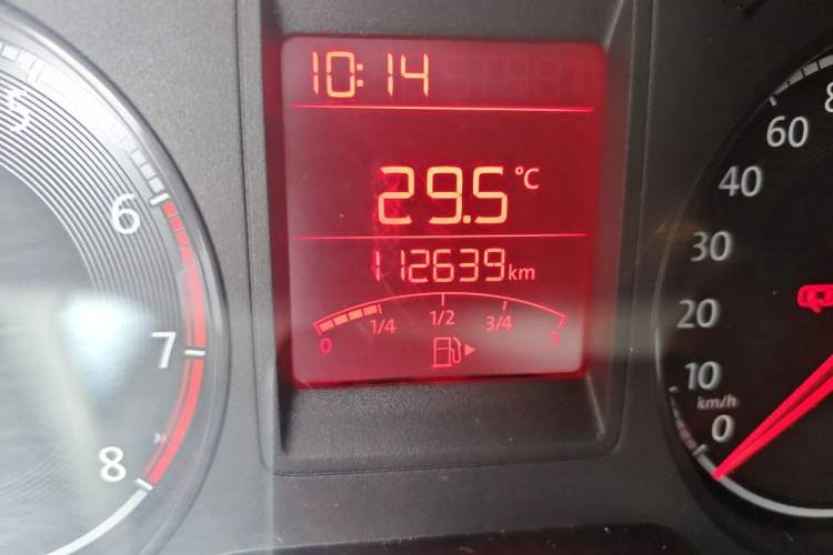Used Volkswagen Jetta 2017 1.4L Manual Fashion Edition Odometer Close Up