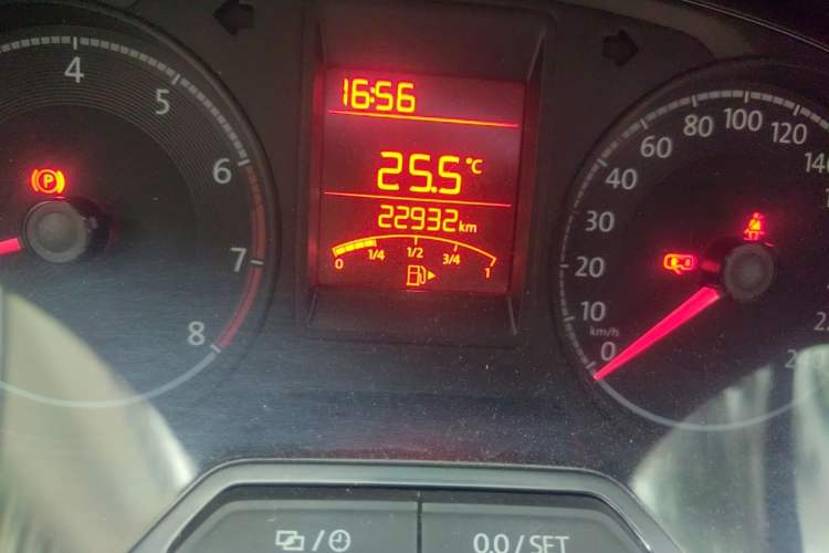 Used Volkswagen Jetta 2017 1.4L Manual Fashion Edition Odometer Close Up