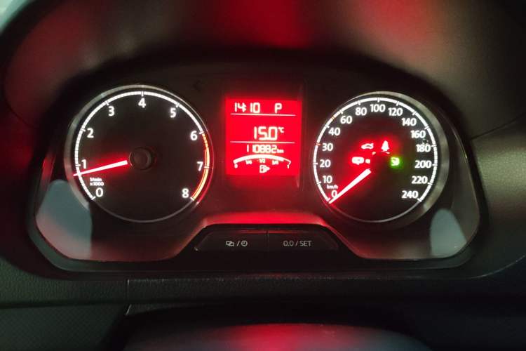 Used Volkswagen Jetta 2017 1.5L Automatic Fashion Model Odometer Close Up