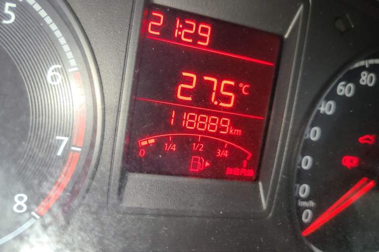 Used Volkswagen Jetta 2017 1.4L Manual Fashion Edition Odometer Close Up