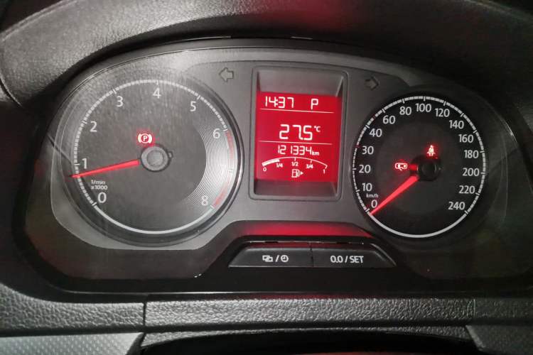 Used Volkswagen Jetta 2017 1.5L Automatic Fashion Model Odometer Close Up