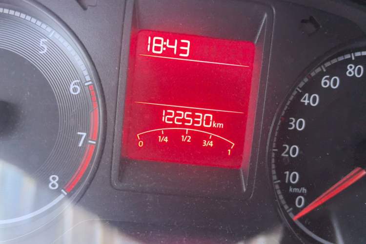 Used Volkswagen Jetta 2017 1.5L Automatic Fashion Model Odometer Close Up