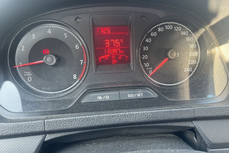 Used Volkswagen Jetta 2017 1.5L Manual Fashion Edition Odometer Close Up
