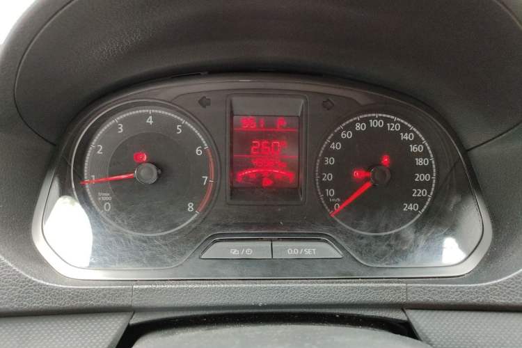 Used Volkswagen Jetta 2017 1.5L Automatic Fashion Model Odometer Close Up