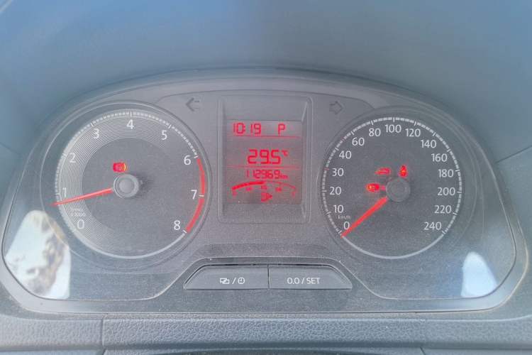 Used Volkswagen Jetta 2017 1.5L Automatic Fashion Model Odometer Close Up