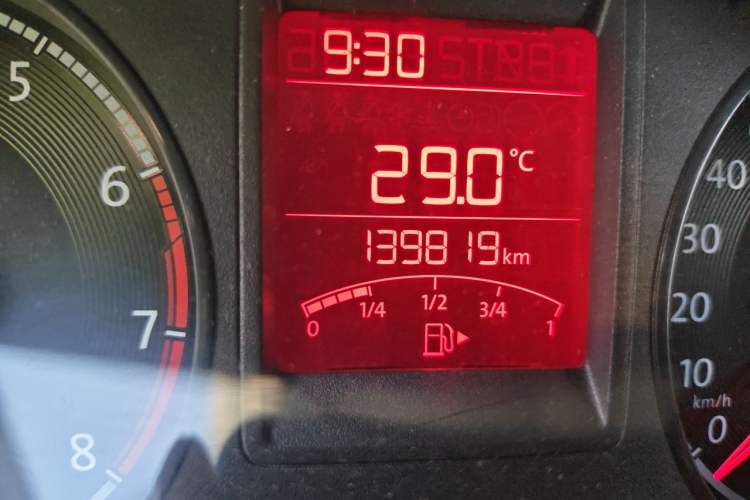 Used Volkswagen Jetta 2017 1.5L Manual Fashion Edition Odometer Close Up