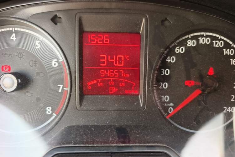 Used Volkswagen Jetta 2017 1.4L Manual Fashion Edition Odometer Close Up