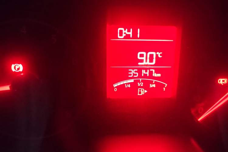 Used Volkswagen Jetta 2017 1.4L Manual Fashion Edition Odometer Close Up