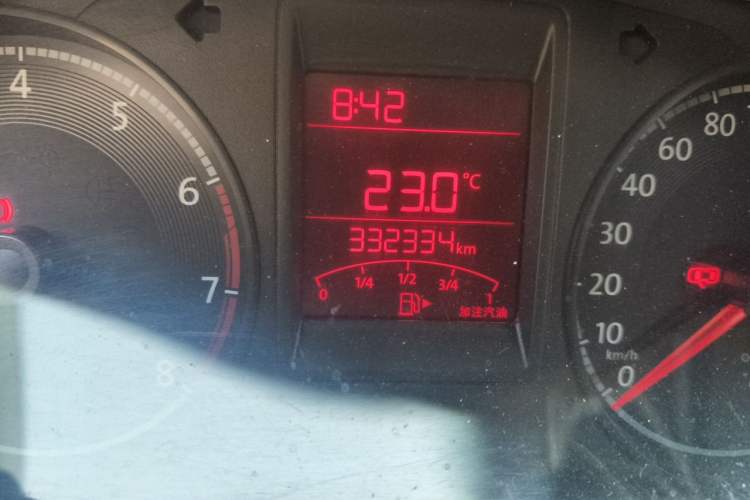 Used Volkswagen Jetta 2017 1.4L Manual Fashion Edition Odometer Close Up