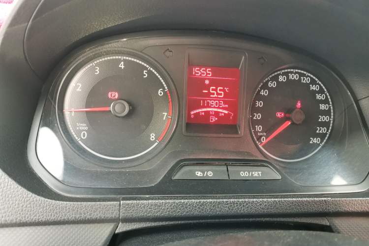 Used Volkswagen Jetta 2017 1.4L Manual Fashion Edition Odometer Close Up