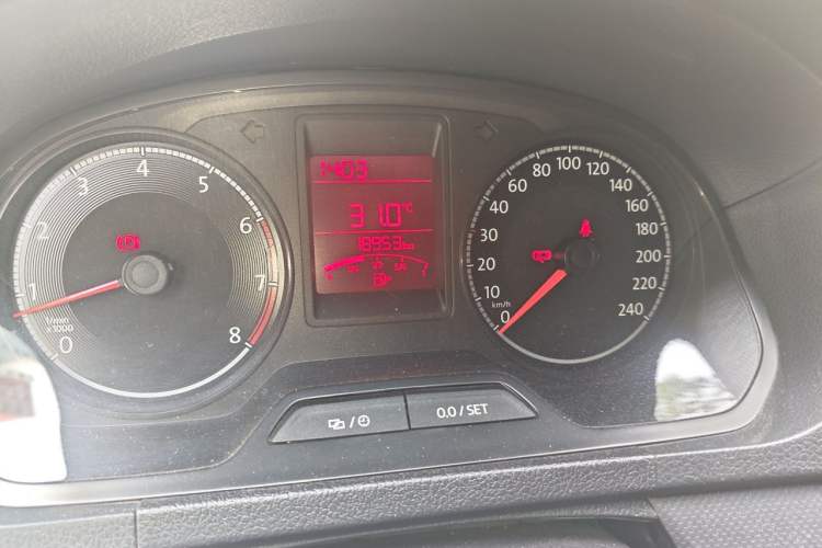 Used Volkswagen Jetta 2017 1.5L Manual Fashion Edition Odometer Close Up
