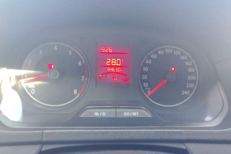 Used Volkswagen Jetta 2017 1.4L Manual Fashion Edition Odometer Close Up