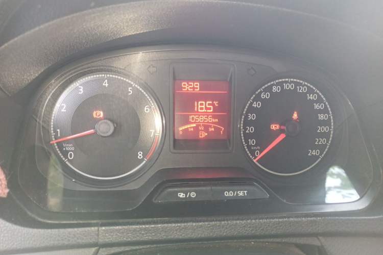 Used Volkswagen Jetta 2017 1.5L Manual Fashion Edition Odometer Close Up