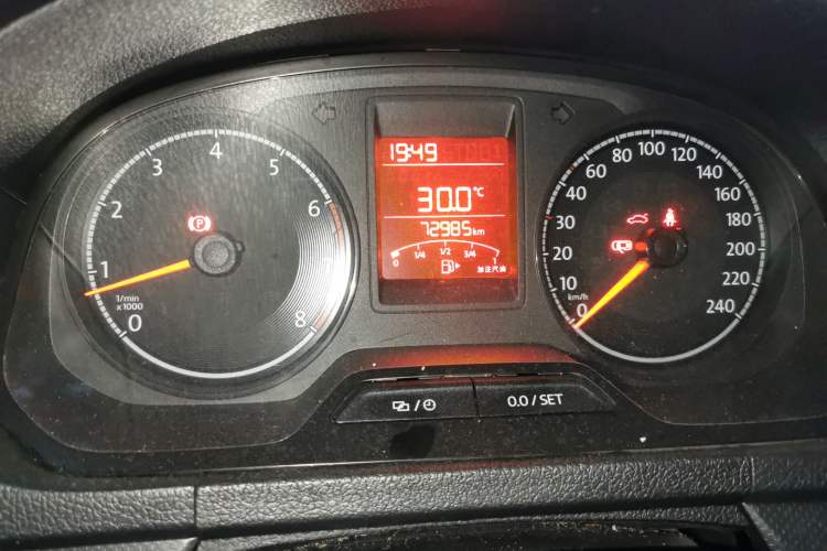 Used Volkswagen Jetta 2017 1.4L Manual Fashion Edition Odometer Close Up
