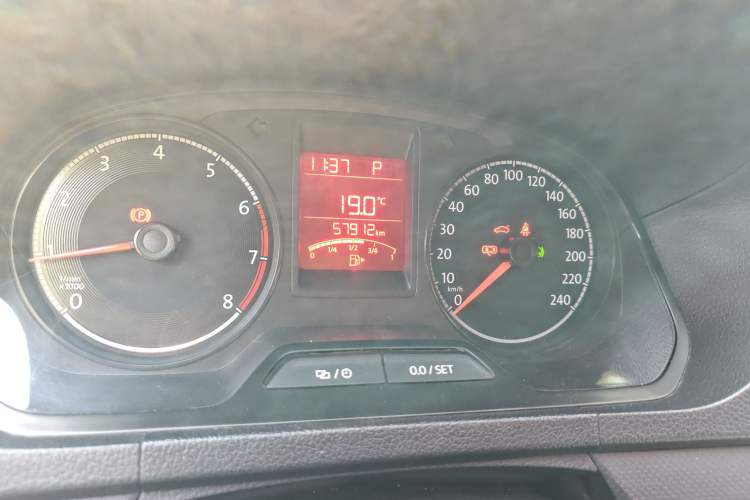 Used Volkswagen Jetta 2017 1.5L Automatic Fashion Model Odometer Close Up