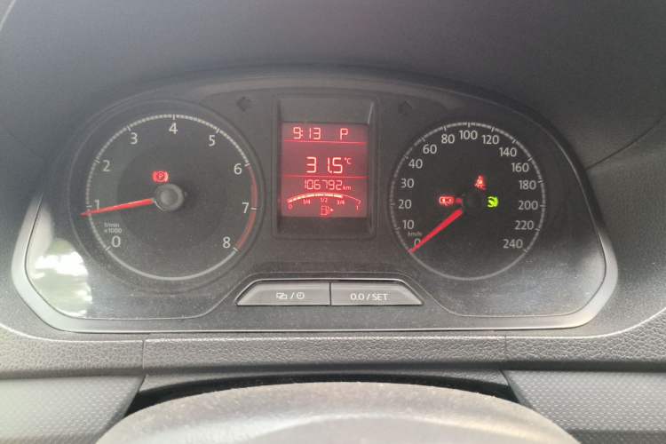 Used Volkswagen Jetta 2017 1.5L Automatic Fashion Model Odometer Close Up