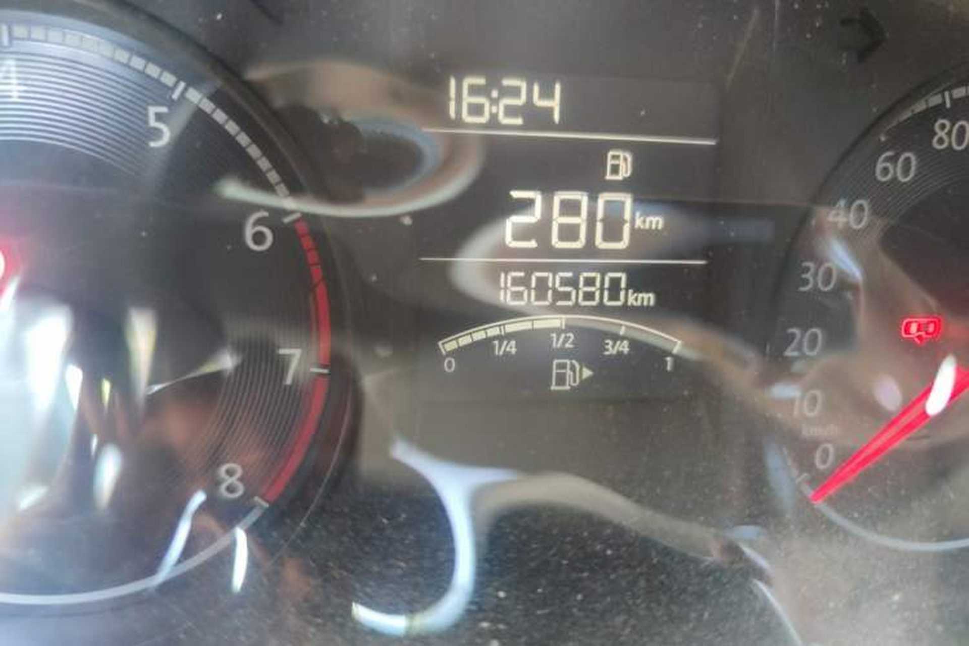 Used Volkswagen Jetta 2017 1.4L Manual Fashion Edition Odometer Close Up