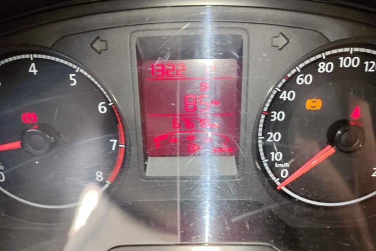 Used Volkswagen Jetta 2017 1.5L Automatic Fashion Model Odometer Close Up