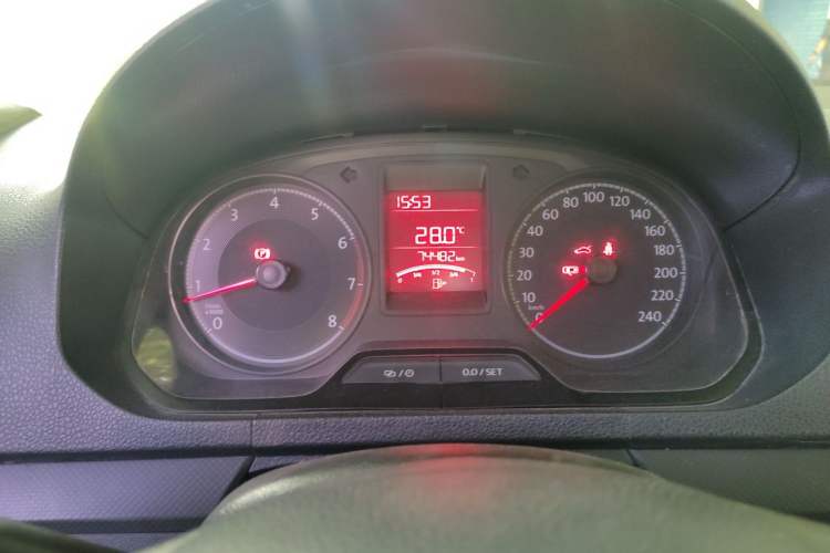 Used Volkswagen Jetta 2017 1.5L Manual Fashion Edition Odometer Close Up
