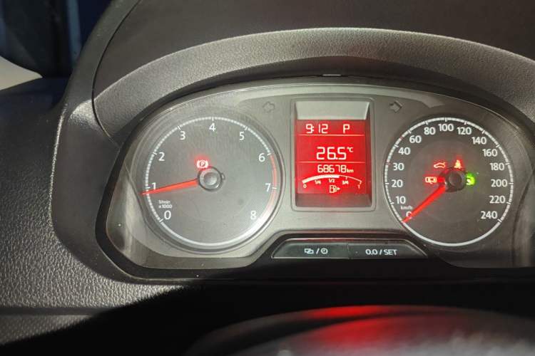 Used Volkswagen Jetta 2017 1.5L Automatic Fashion Model Odometer Close Up