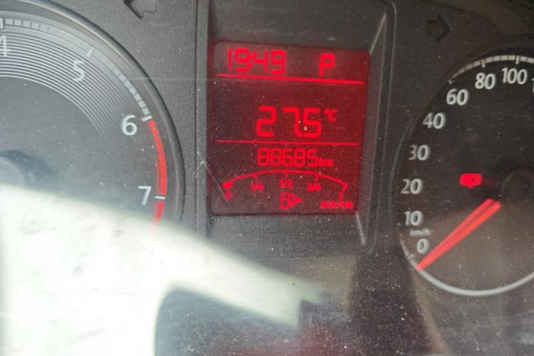 Used Volkswagen Jetta 2017 1.5L Automatic Fashion Model Odometer Close Up