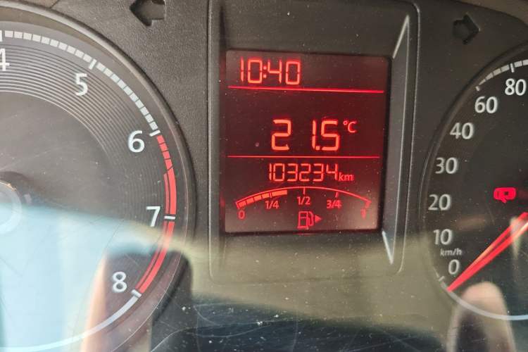 Used Volkswagen Jetta 2017 1.5L Manual Fashion Edition Odometer Close Up