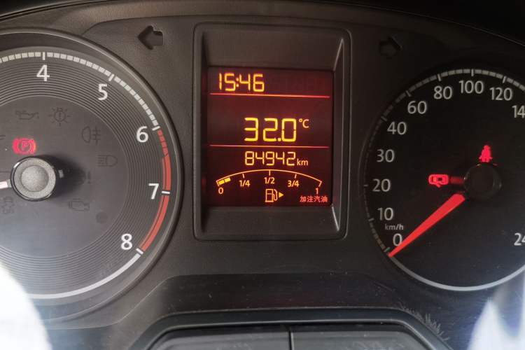 Used Volkswagen Jetta 2017 1.5L Manual Fashion Edition Odometer Close Up