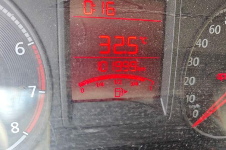 Used Volkswagen Jetta 2017 1.5L Manual Comfort Model Odometer Close Up