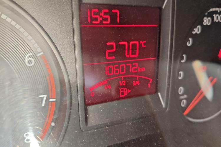 Used Volkswagen Jetta 2017 1.4L Manual Fashion Edition Odometer Close Up