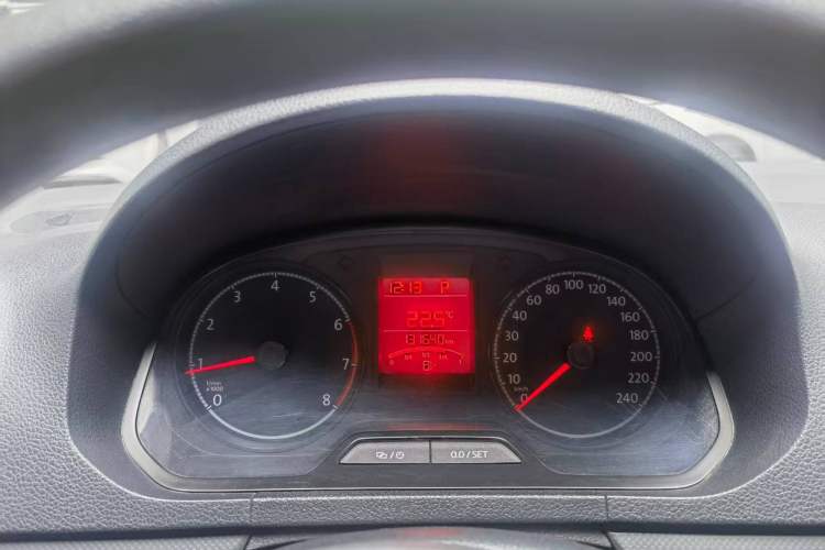Used Volkswagen Jetta 2017 1.5L Automatic Fashion Model Odometer Close Up