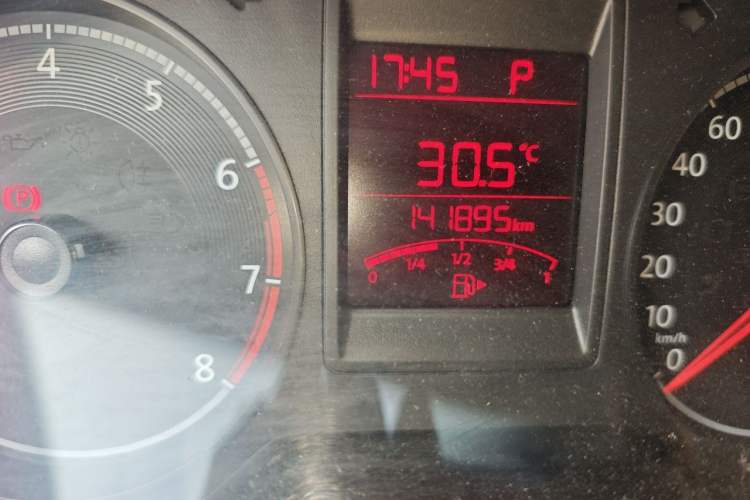 Used Volkswagen Jetta 2017 1.5L Automatic Fashion Model Odometer Close Up