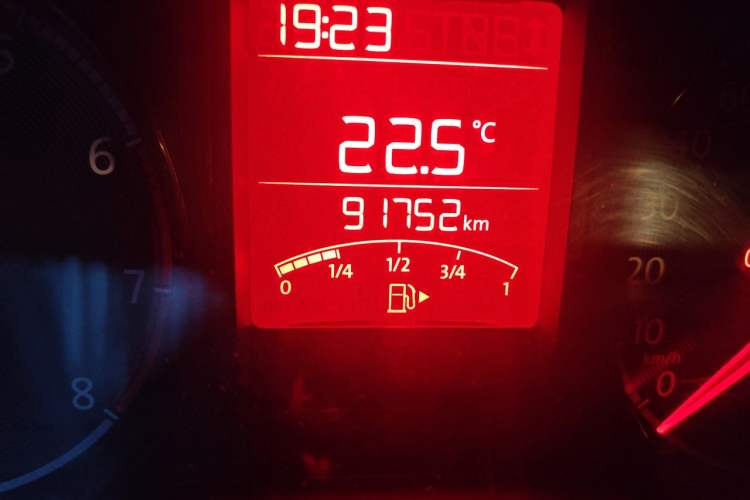 Used Volkswagen Jetta 2017 1.4L Manual Fashion Edition Odometer Close Up