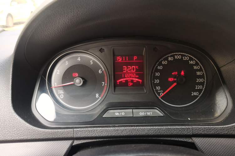 Used Volkswagen Jetta 2017 1.5L Automatic Fashion Model Odometer Close Up