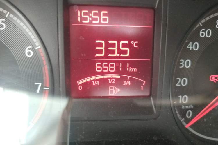 Used Volkswagen Jetta 2017 1.4L Manual Fashion Edition Odometer Close Up