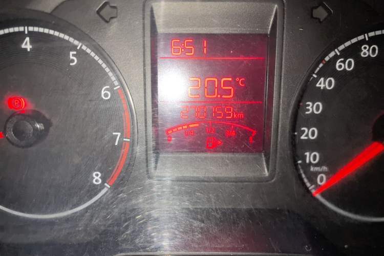 Used Volkswagen Jetta 2017 1.4L Manual Fashion Edition Odometer Close Up