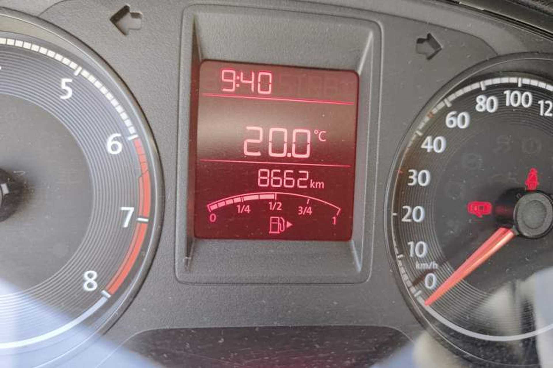 Used Volkswagen Jetta 2017 1.4L Manual Fashion Edition Odometer Close Up