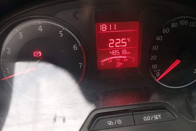 Used Volkswagen Jetta 2017 1.4L Manual Fashion Edition Odometer Close Up