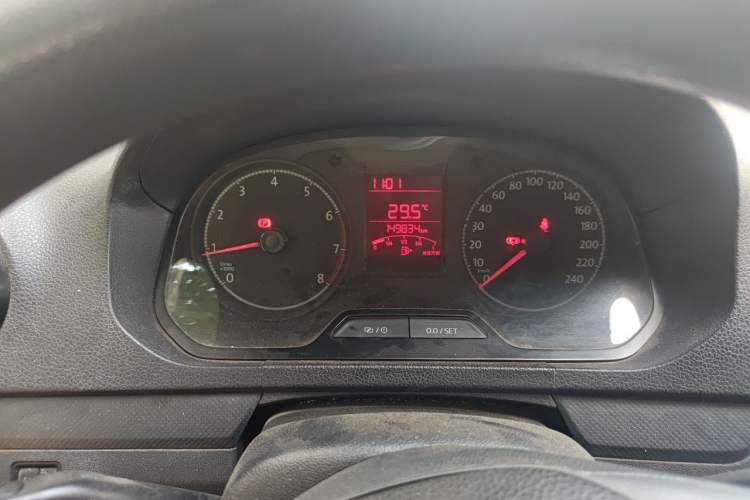 Used Volkswagen Jetta 2017 1.5L Manual Fashion Edition Odometer Close Up