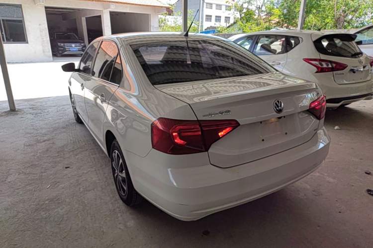 Used Volkswagen Jetta 2017 1.5L Manual Fashion Edition Rear Left 45 Deg