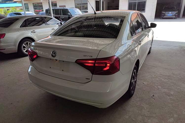 Used Volkswagen Jetta 2017 1.5L Manual Fashion Edition Rear Right 45 Deg