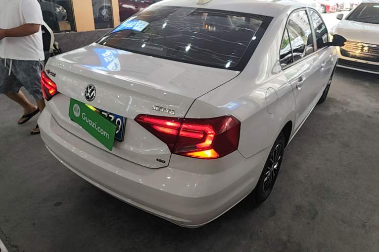 Used Volkswagen Jetta 2017 1.5L Manual Fashion Edition Rear Right 45 Deg