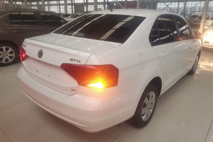 Used Volkswagen Jetta 2017 1.5L Manual Fashion Edition Rear Right 45 Deg